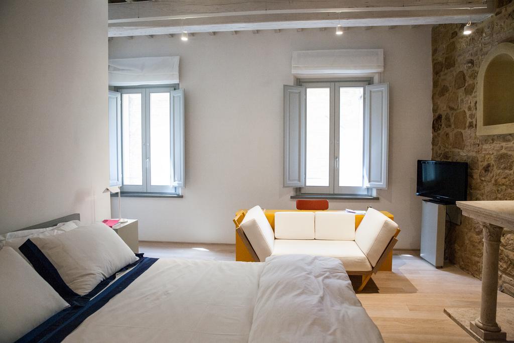 La Bandita Townhouse Пиенца Стая снимка